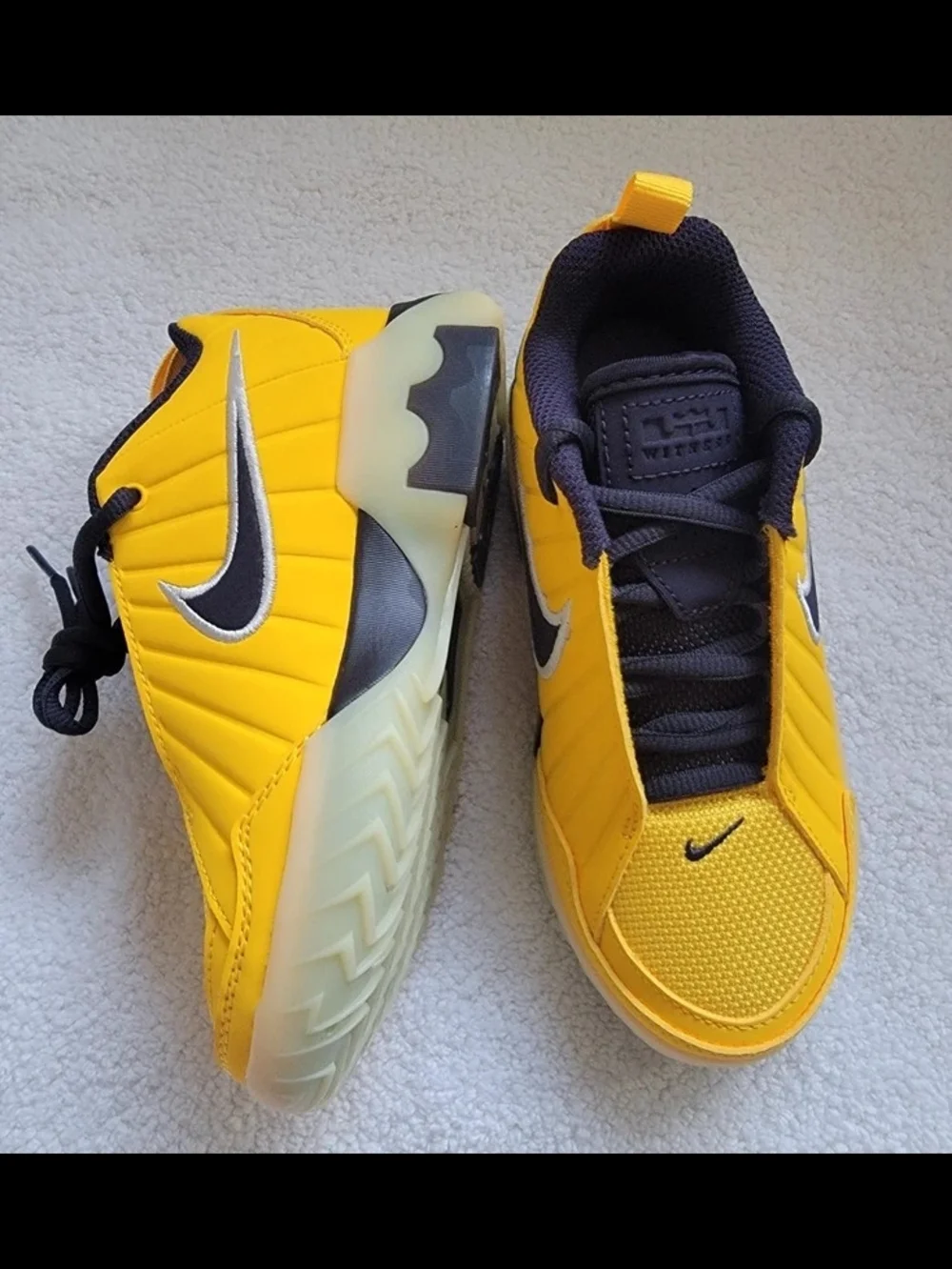 Nike Kids' Yellow & Navy Low-Top Sneakers Size 12C